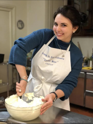 Amelia Jones baking